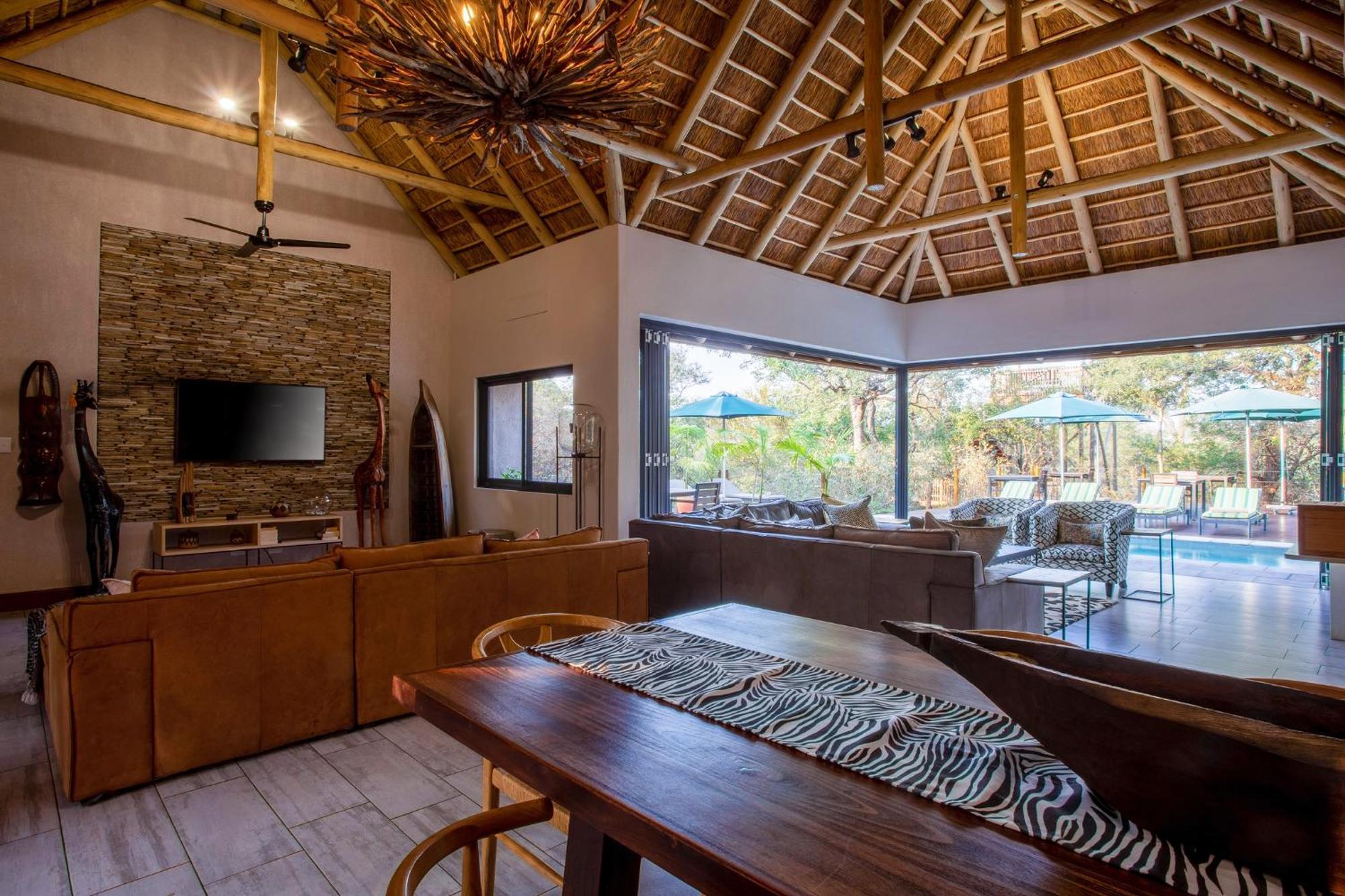 Moya Safari Villa Hoedspruit Bagian luar foto